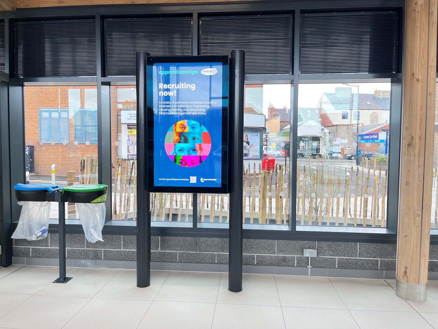 Advertising screen